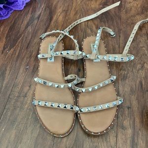 Steve madden flat sandals